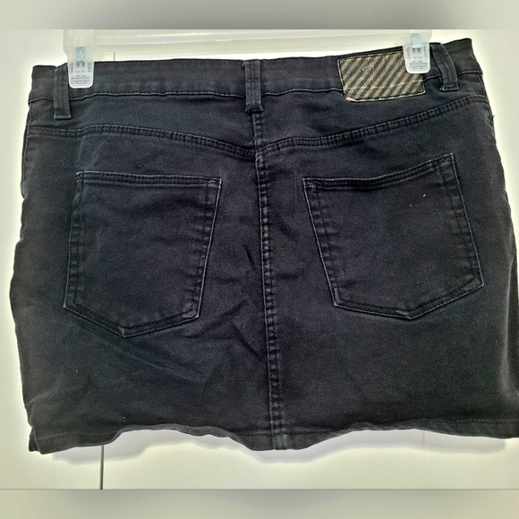 Mini Black Jean Skirt, 5 Pocket Stretch Denim - Picture 2 of 3